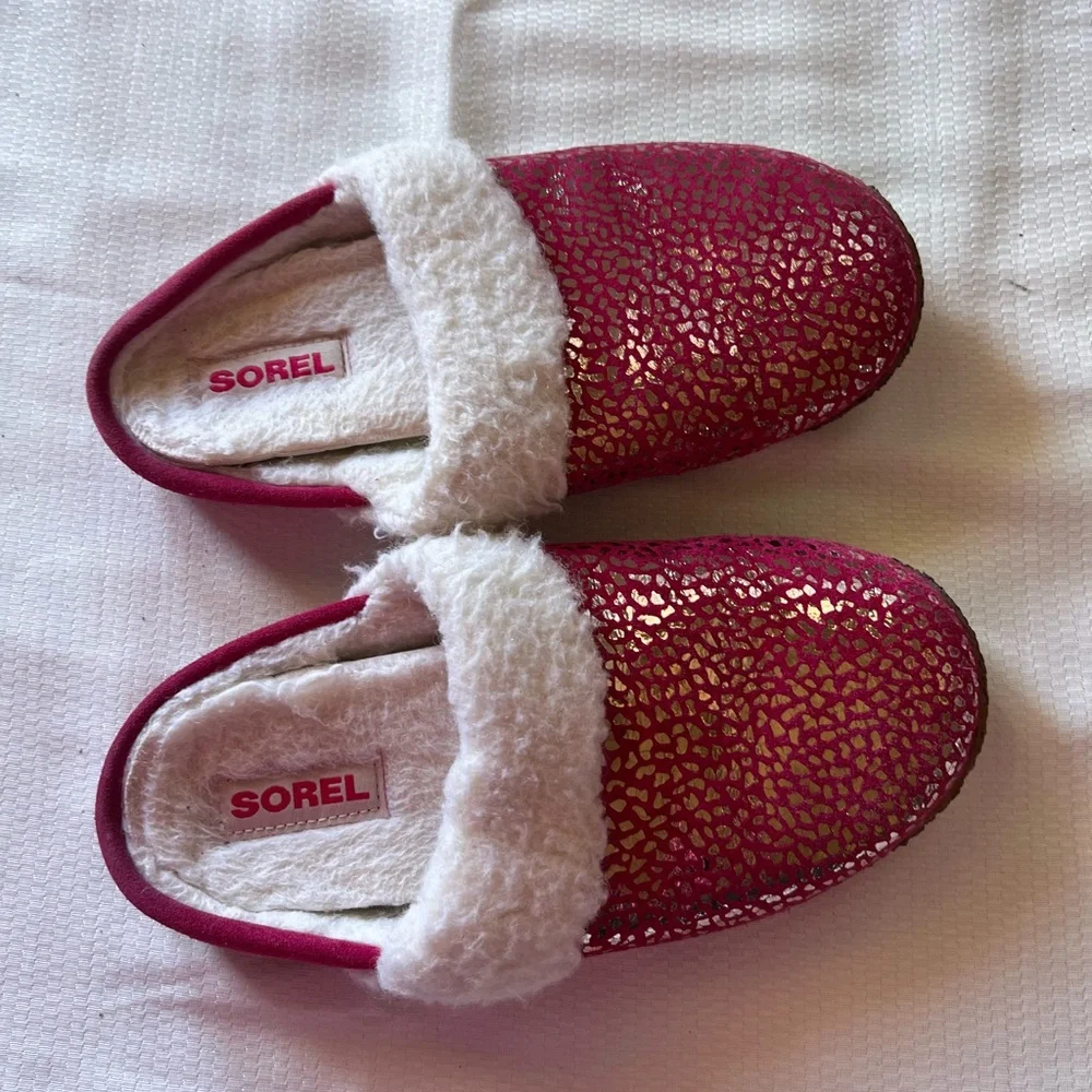 Sorel Red and White Cozy Slippers